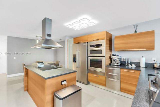 2950 NE 188th St 315, Aventura, FL 33180