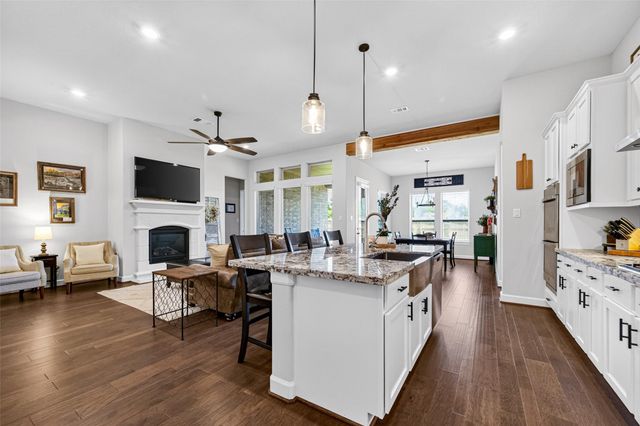 11806 Autumn Leaf Drive, Mont Belvieu, TX 77535