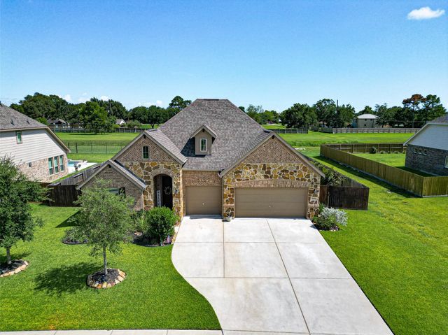 11806 Autumn Leaf Drive, Mont Belvieu, TX 77535