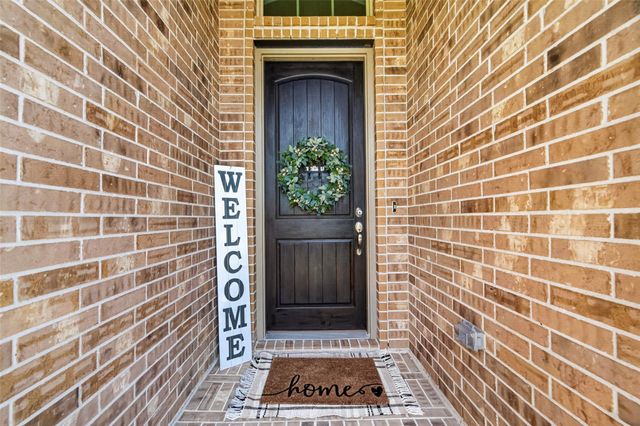 11806 Autumn Leaf Drive, Mont Belvieu, TX 77535