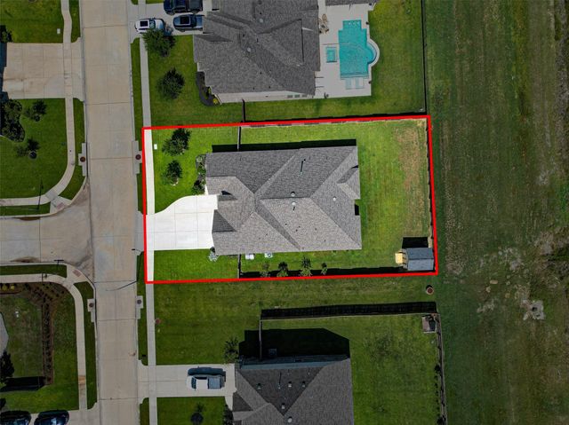 11806 Autumn Leaf Drive, Mont Belvieu, TX 77535