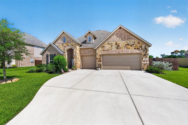 11806 Autumn Leaf Drive, Mont Belvieu, TX 77535