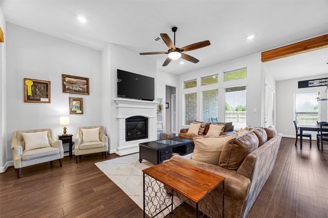 11806 Autumn Leaf Drive, Mont Belvieu, TX 77535