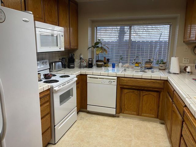 1804 Evans Rd, Ceres, CA 95307