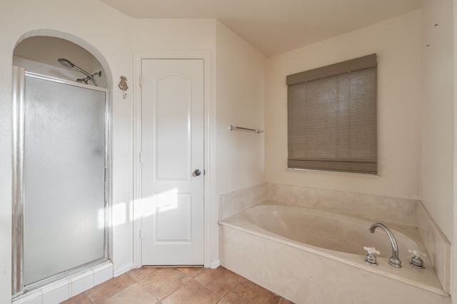 928 Herby Del Trail, Azle, TX 76020