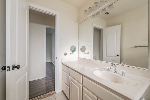 928 Herby Del Trail, Azle, TX 76020