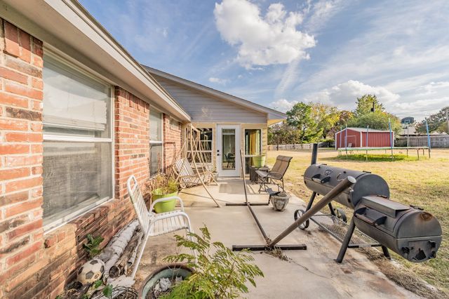 928 Herby Del Trail, Azle, TX 76020