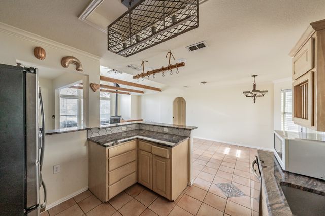 928 Herby Del Trail, Azle, TX 76020