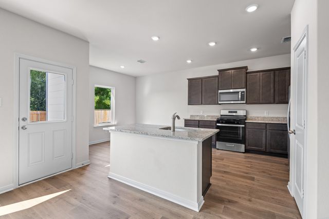 8433 White Wolf Trail, Ponder, TX 76259