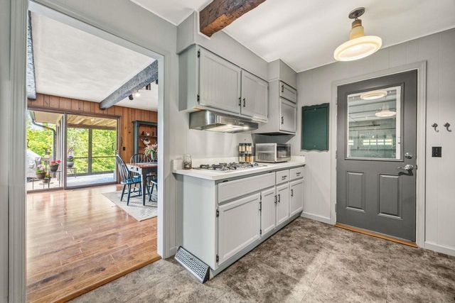 3304 N Crystal Springs Road, Janesville, WI 53545