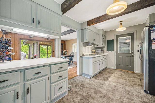 3304 N Crystal Springs Road, Janesville, WI 53545