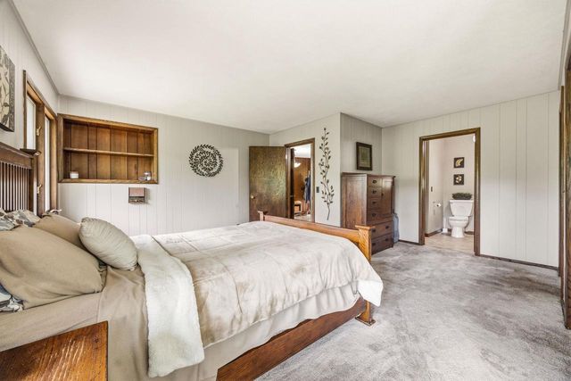 3304 N Crystal Springs Road, Janesville, WI 53545