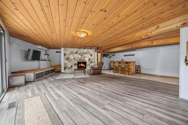 3304 N Crystal Springs Road, Janesville, WI 53545