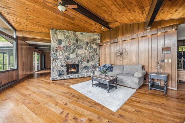 3304 N Crystal Springs Road, Janesville, WI 53545