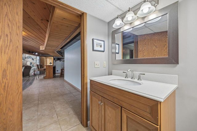 3304 N Crystal Springs Road, Janesville, WI 53545