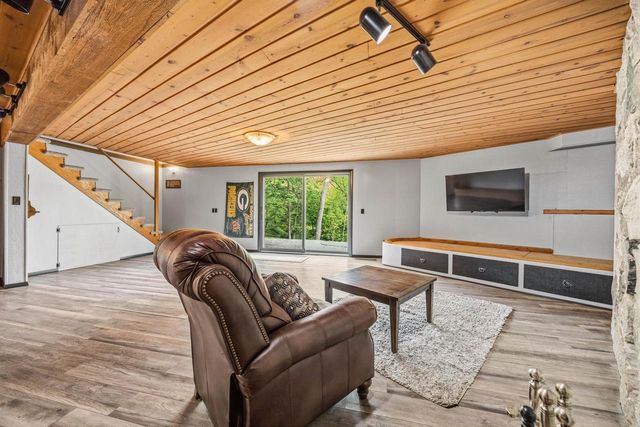 3304 N Crystal Springs Road, Janesville, WI 53545