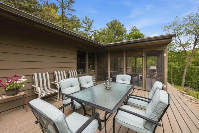 3304 N Crystal Springs Road, Janesville, WI 53545