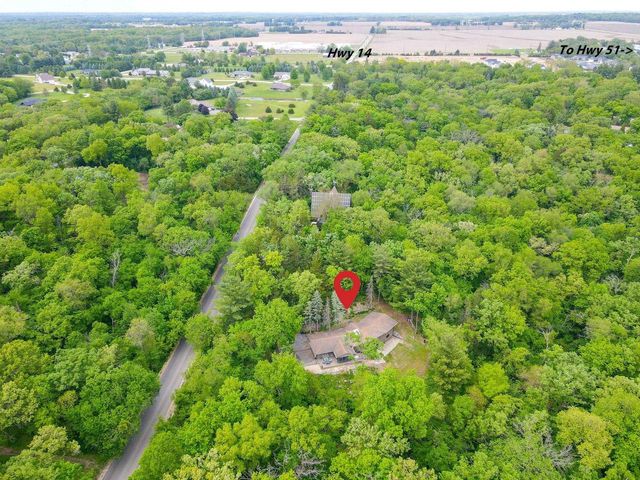 3304 N Crystal Springs Road, Janesville, WI 53545