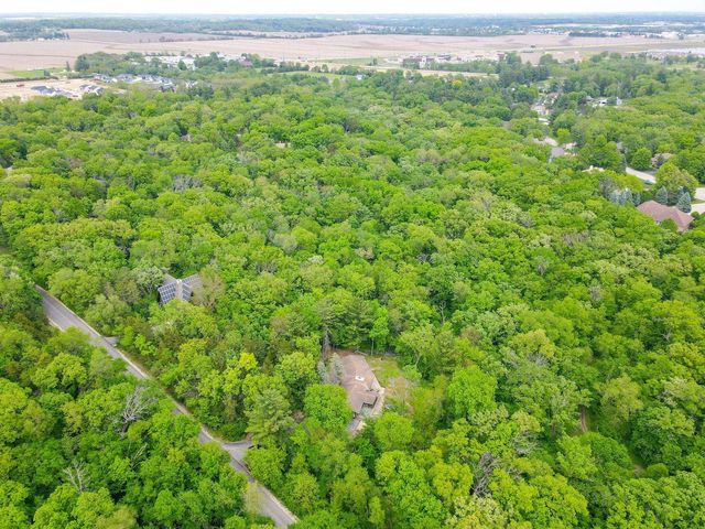 3304 N Crystal Springs Road, Janesville, WI 53545