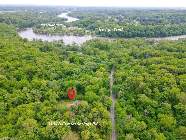 3304 N Crystal Springs Road, Janesville, WI 53545