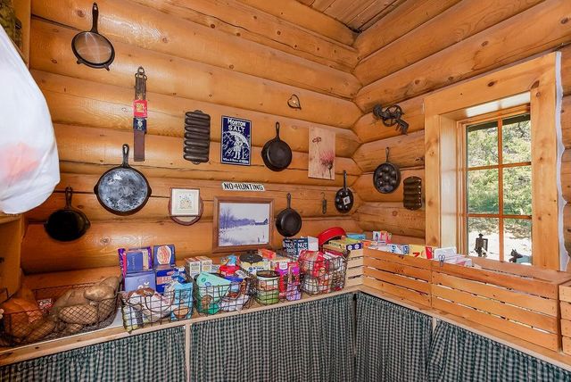 14850 Oak Valley Drive, Gardner, KS 66030