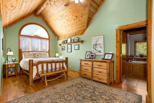 14850 Oak Valley Drive, Gardner, KS 66030
