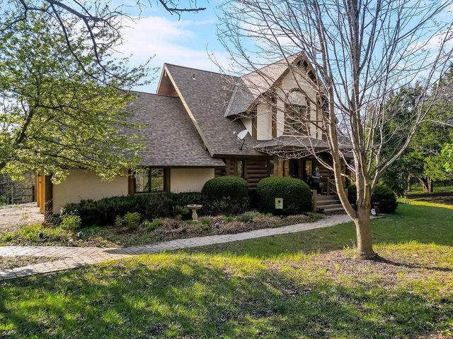 14850 Oak Valley Drive, Gardner, KS 66030