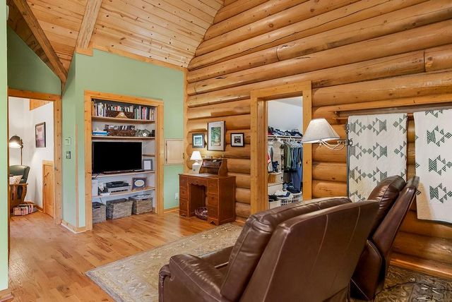 14850 Oak Valley Drive, Gardner, KS 66030