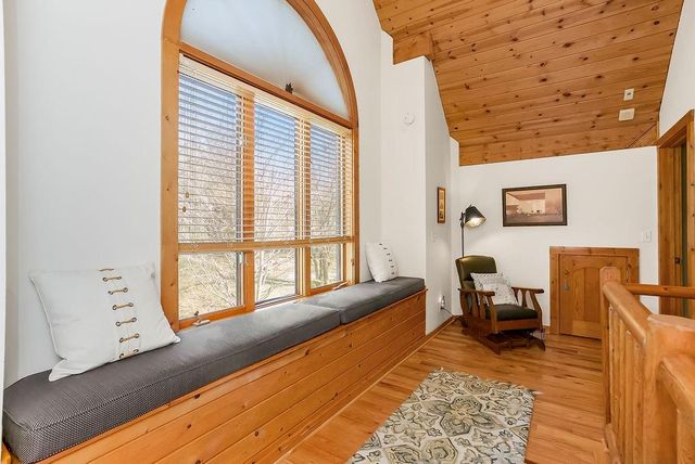 14850 Oak Valley Drive, Gardner, KS 66030