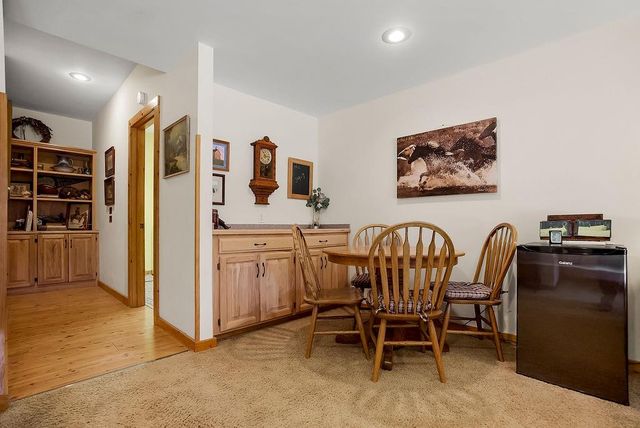 14850 Oak Valley Drive, Gardner, KS 66030