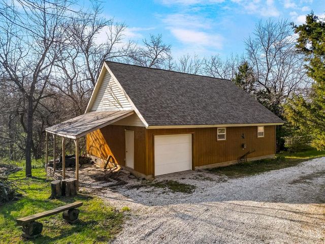 14850 Oak Valley Drive, Gardner, KS 66030