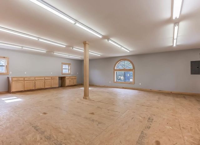 14850 Oak Valley Drive, Gardner, KS 66030
