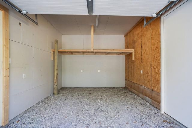 14850 Oak Valley Drive, Gardner, KS 66030