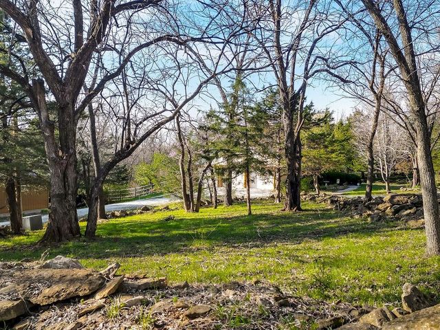 14850 Oak Valley Drive, Gardner, KS 66030