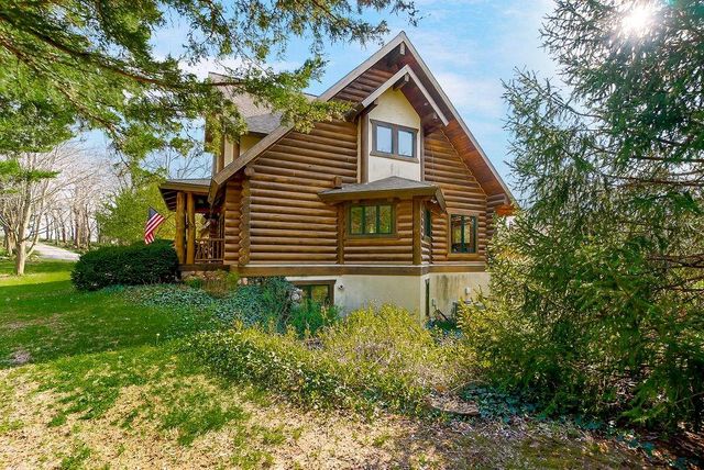 14850 Oak Valley Drive, Gardner, KS 66030