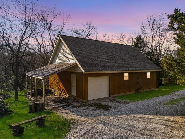 14850 Oak Valley Drive, Gardner, KS 66030