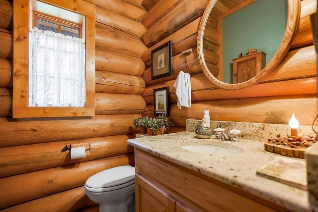 14850 Oak Valley Drive, Gardner, KS 66030