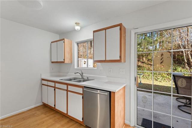 2635 Stratford Lake Road, Winston-salem, NC 27103