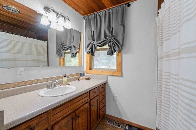 5522 Moose Meadow Way, Deer Park, WA 99006