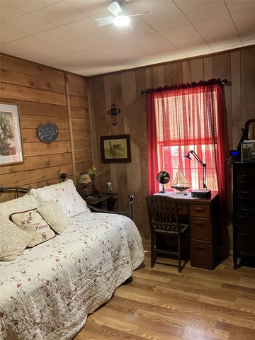 2454 Rs County Road 1402, Point, TX 75472