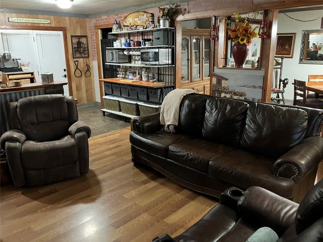 2454 Rs County Road 1402, Point, TX 75472