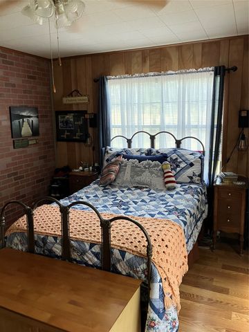 2454 Rs County Road 1402, Point, TX 75472