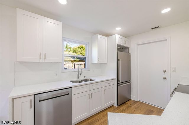 1337 N Alhambra CIR, Naples, FL 34103