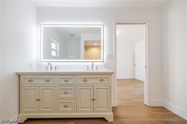 1337 N Alhambra CIR, Naples, FL 34103