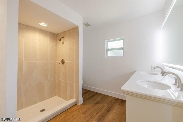 1337 N Alhambra CIR, Naples, FL 34103