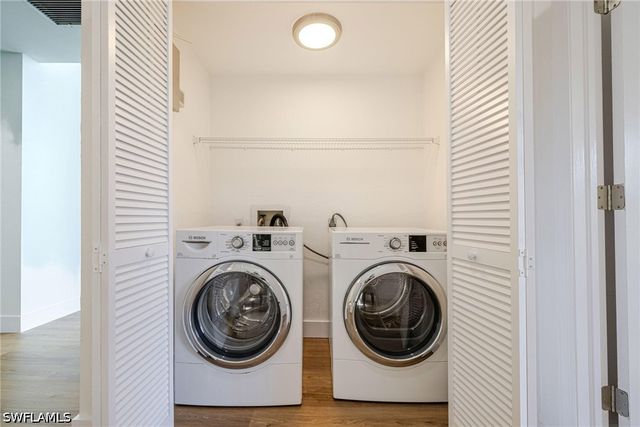 1337 N Alhambra CIR, Naples, FL 34103