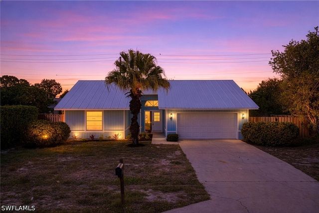 1337 N Alhambra CIR, Naples, FL 34103