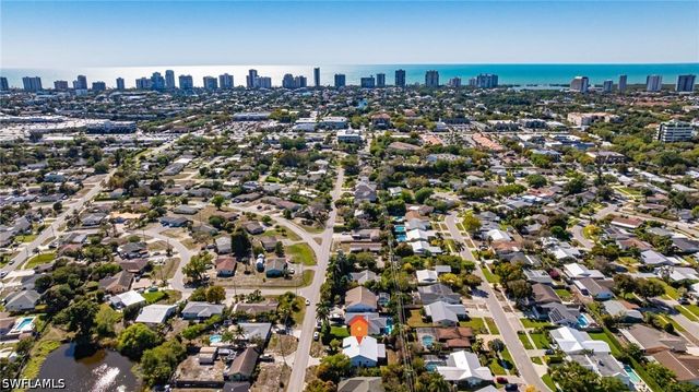 1337 N Alhambra CIR, Naples, FL 34103