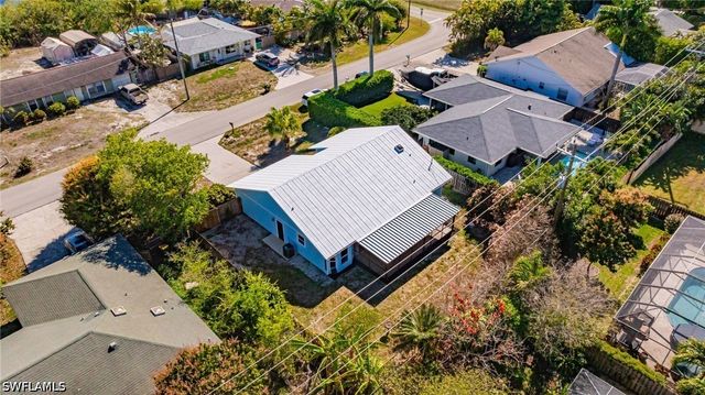 1337 N Alhambra CIR, Naples, FL 34103