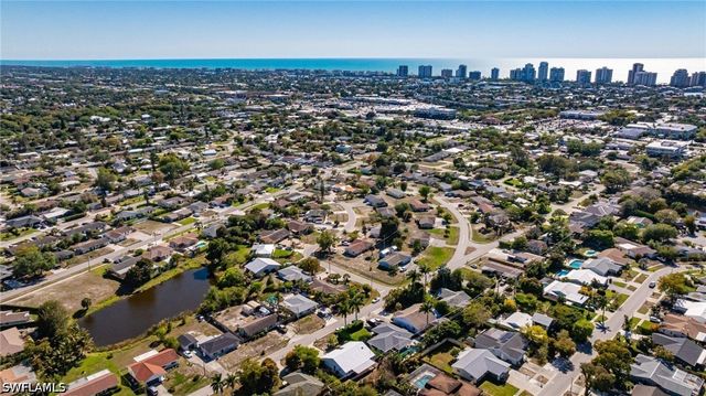 1337 N Alhambra CIR, Naples, FL 34103